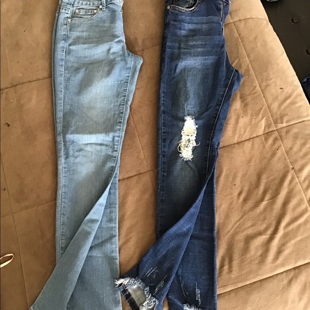 2 Pairs of Size 5 Fashion Nova Jeans
